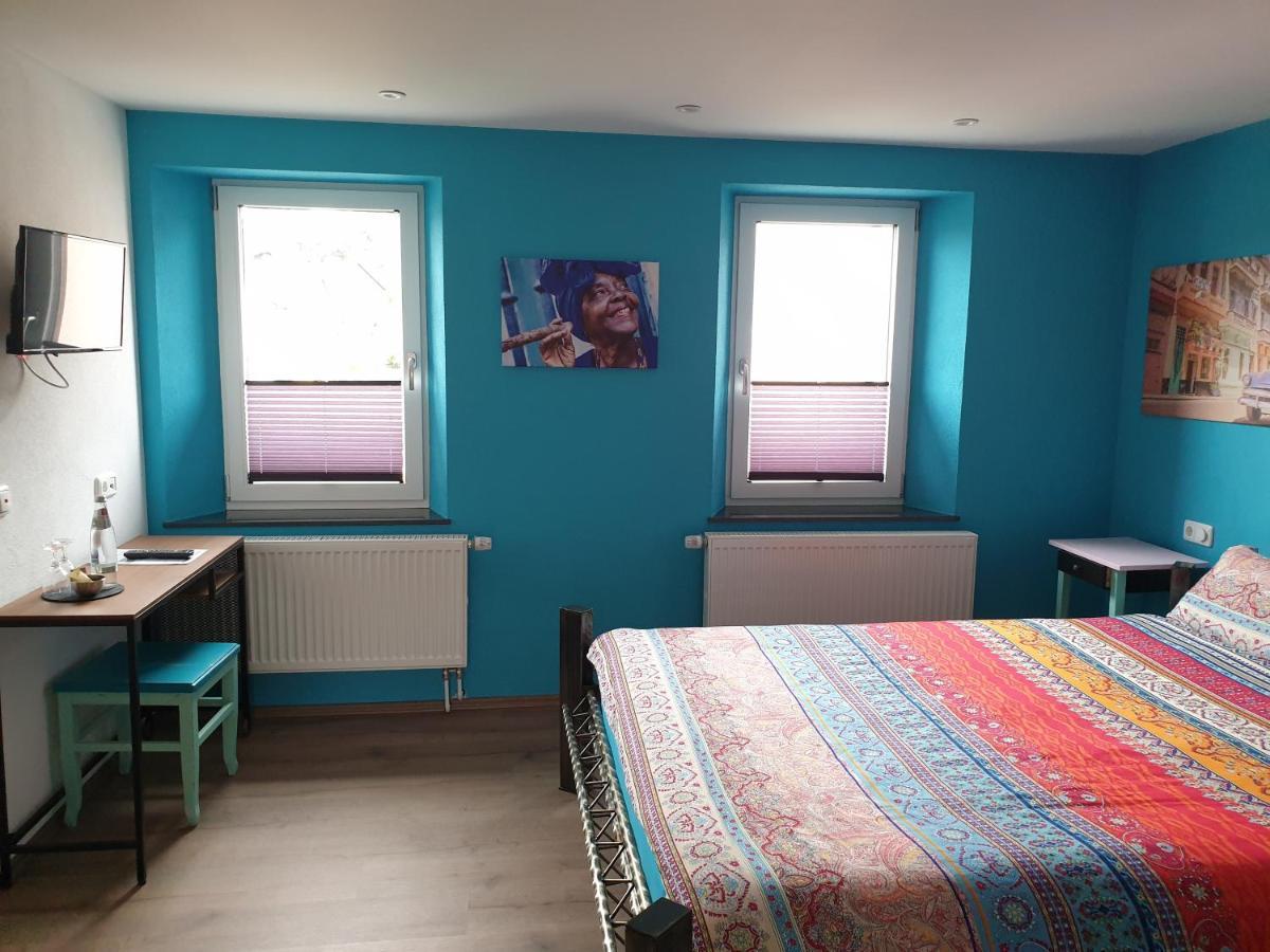 Hotel Schlafwelt - Schalkhaus-Kuba à Elsenfeld Extérieur photo